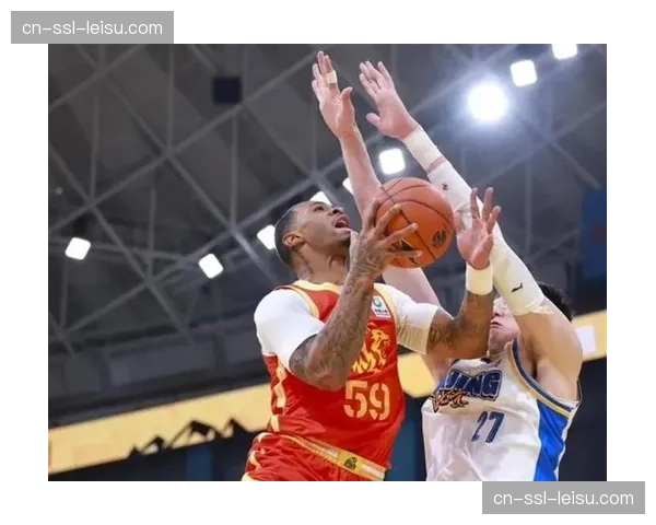 沃特斯场均22分9助攻6抢断 广东小外援防守端存在感突出